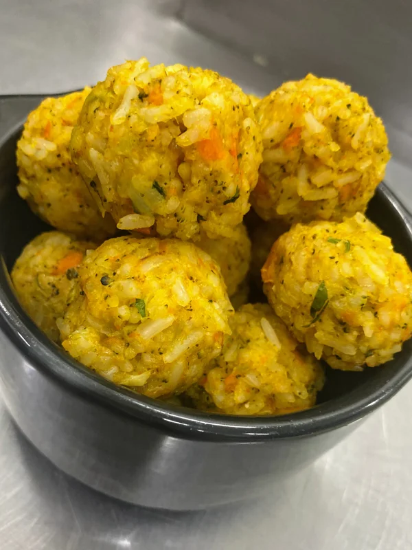 Bolinho de arroz arbóreo com legumes