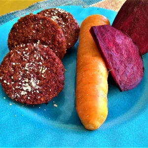 Bolinho de beterraba com cenoura e aveia