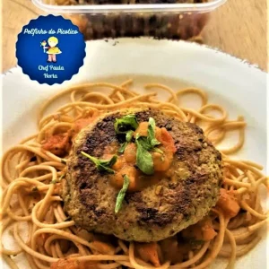 Hamburguer de frango artesanal à Italiana com espaguete ao pomodoro