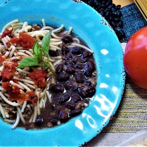 ZS - Espaguetinho a bolonhesa com feijão preto