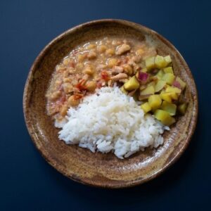 AV - Estrogonofe de frango ao leite de inhame com grão de bico