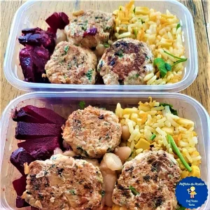 AV - Hamburguinho de frango artesanal com cenoura