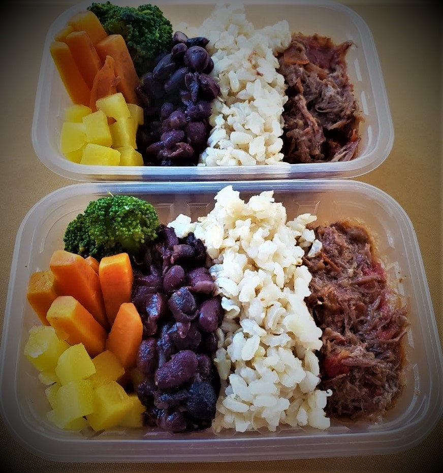 JR - Ragu de carne assada arroz integral e legumes (cubinhos de baroa, brócolis e cenoura palito) + FEIJÃO PRETO - Imagem 2