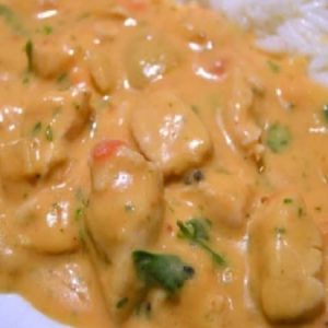 AV - Estrogonofe de frango com milho