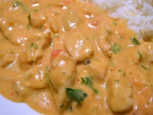 AV - Estrogonofe de frango com milho