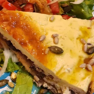 FF - Quiche de cebola roxa agridoce com queijo parmesão