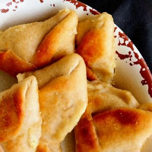 MP - Esfiha integral de queijo fechada